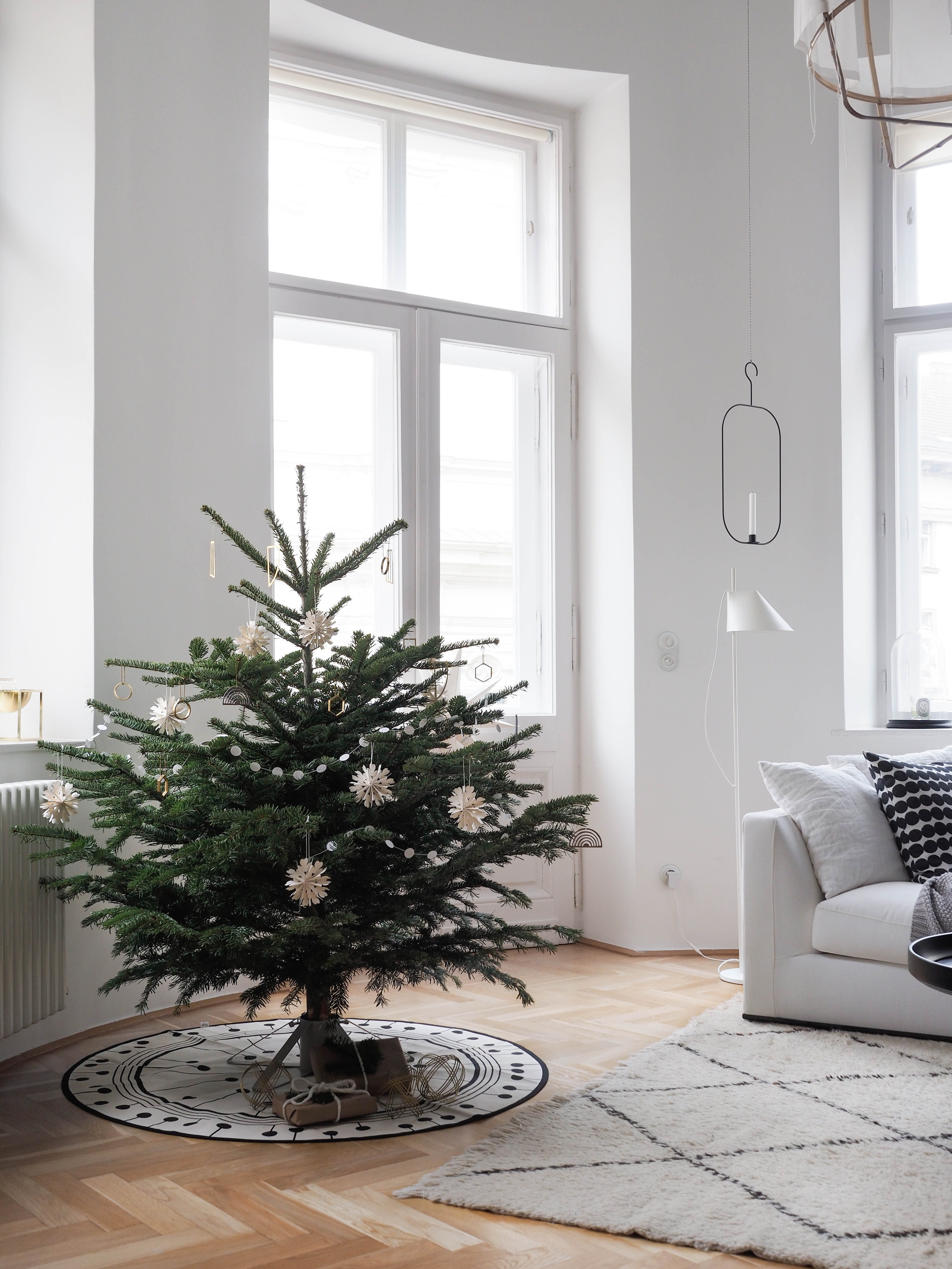 Weihnachtsbaumschmuck Skandinavisch Weiß Messing Ferm Living Weihnachtsbaum